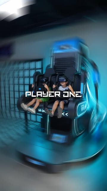 Kids on the 360 VR simulator